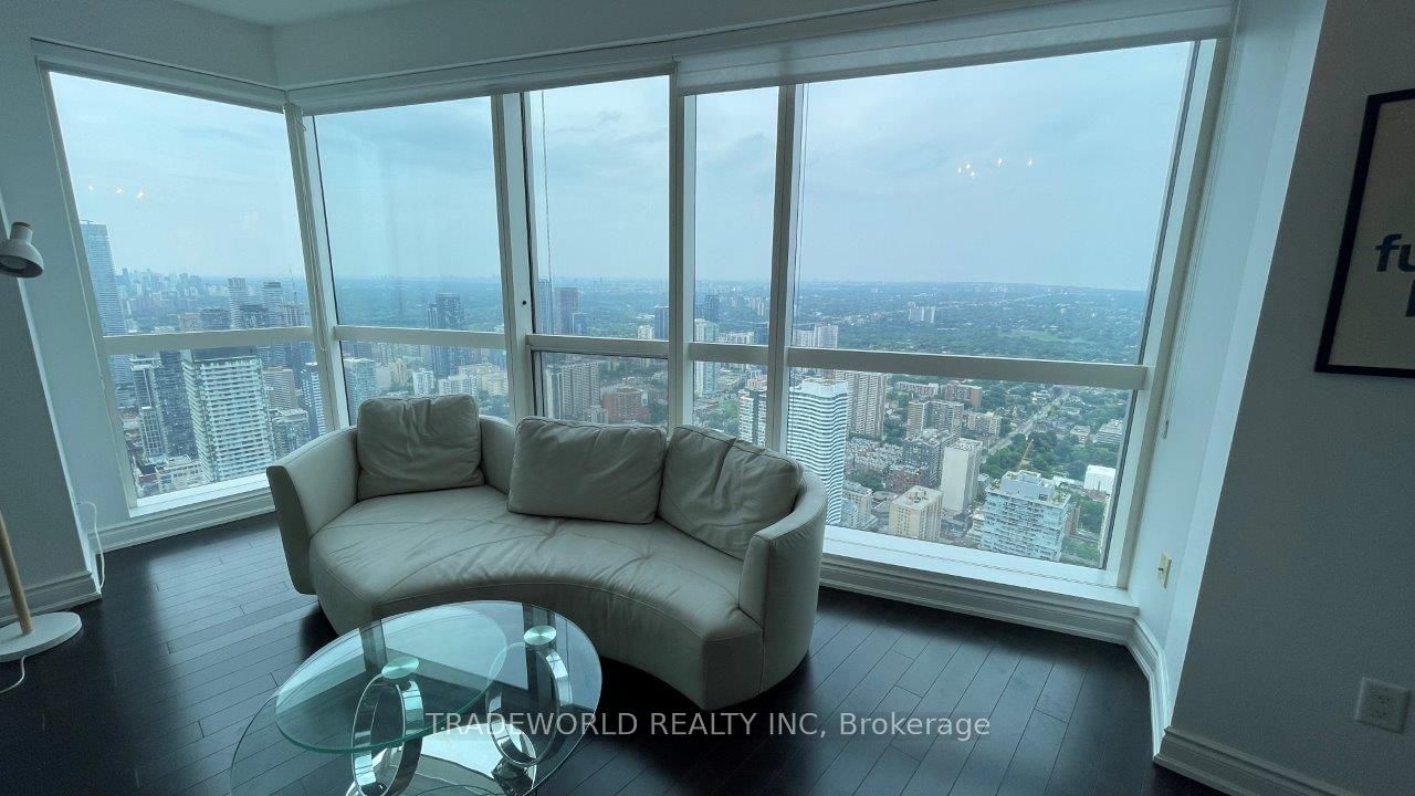 388 Yonge St, unit 6902 for rent