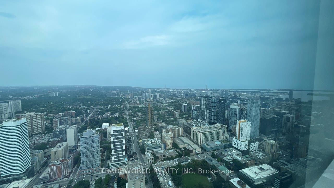 388 Yonge St, unit 6902 for rent