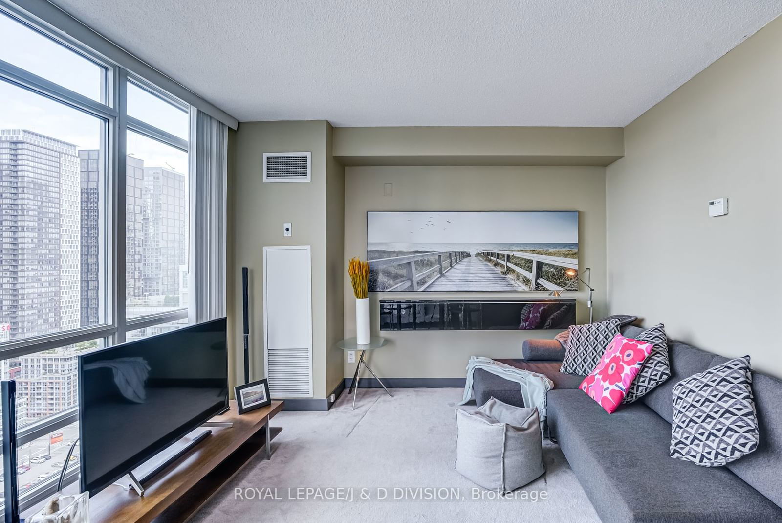 397 Front St W, unit 3606 for sale