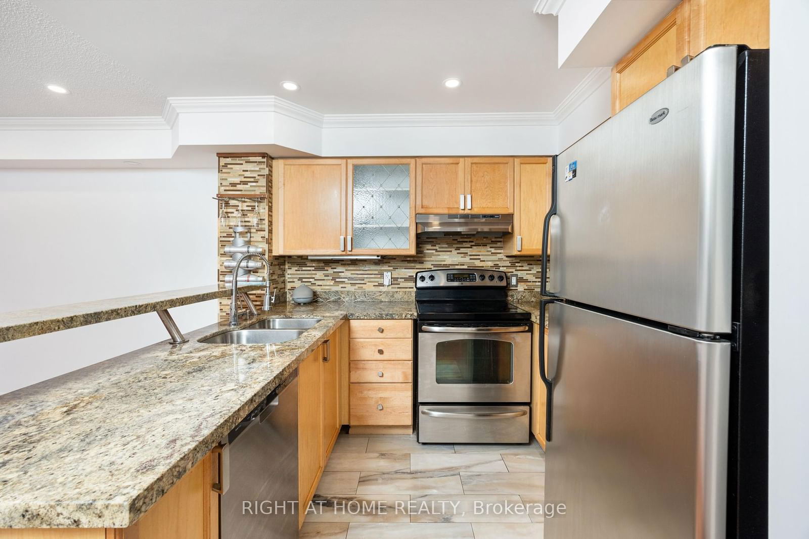 45 Cedarcroft Blvd, unit 6 for sale - image #3