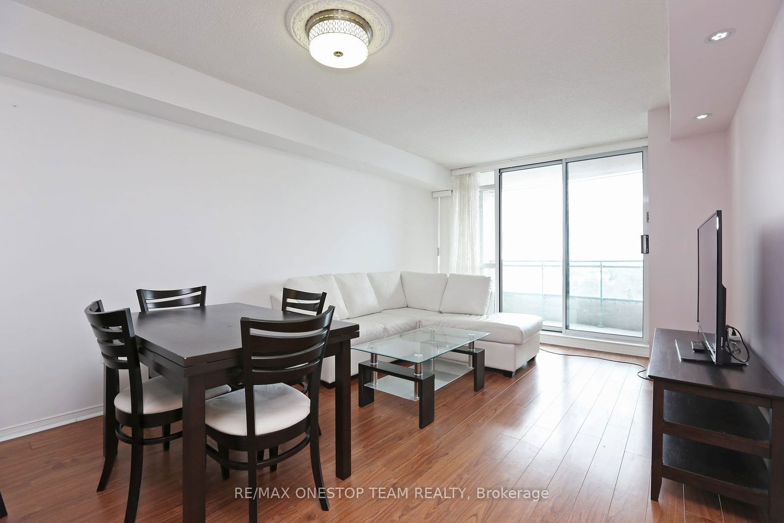 18 Pemberton Ave, unit 1107 for rent - image #12