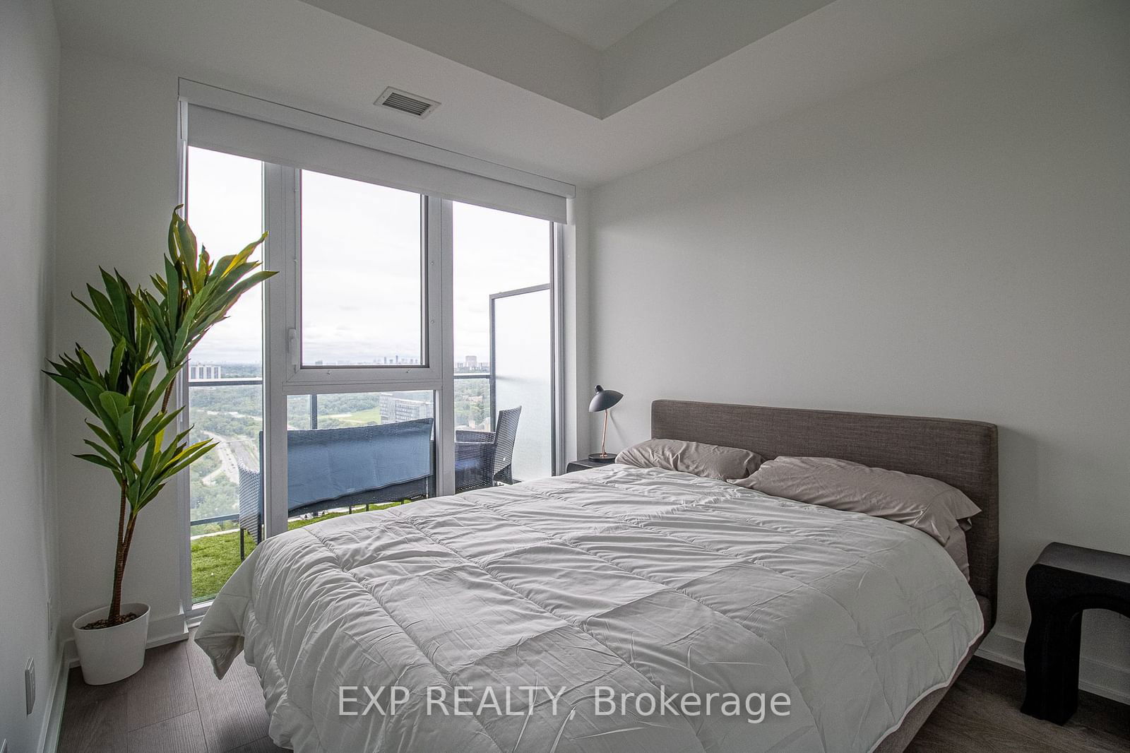 5 Defries St, unit 3211 for rent - image #15