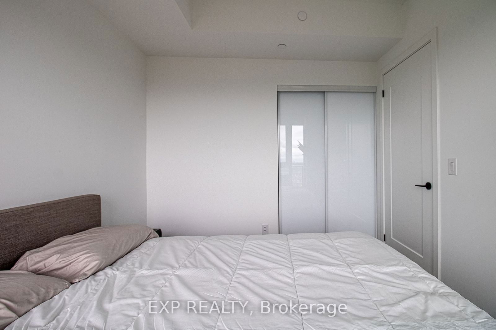 5 Defries St, unit 3211 for rent - image #16