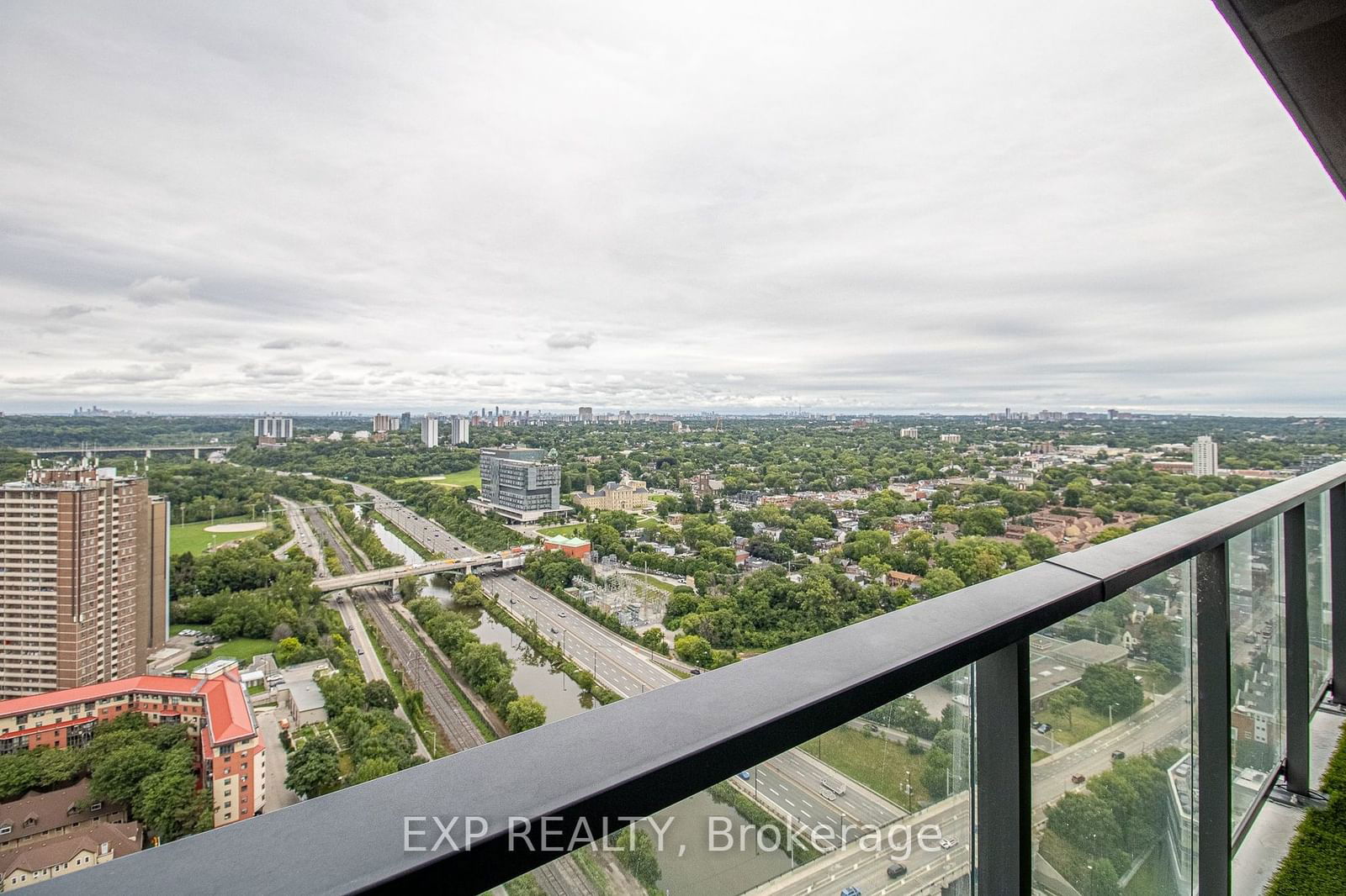 5 Defries St, unit 3211 for rent