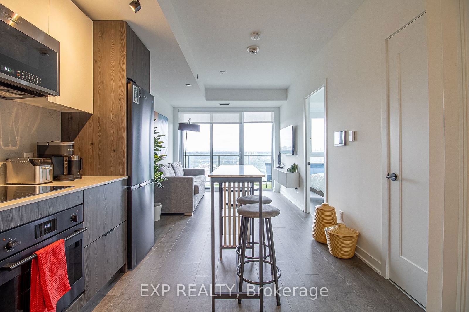 5 Defries St, unit 3211 for rent - image #3