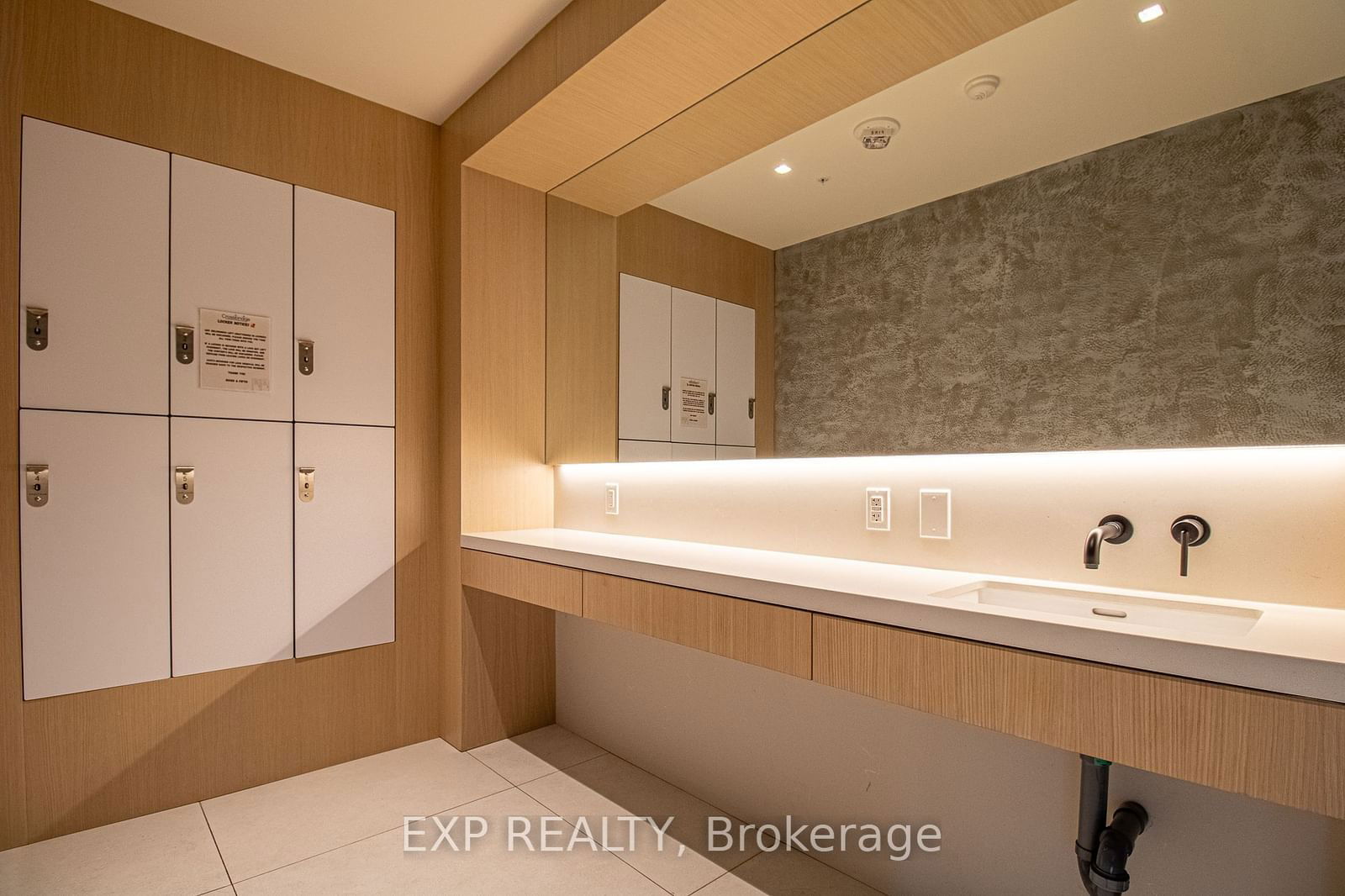 5 Defries St, unit 3211 for rent - image #33