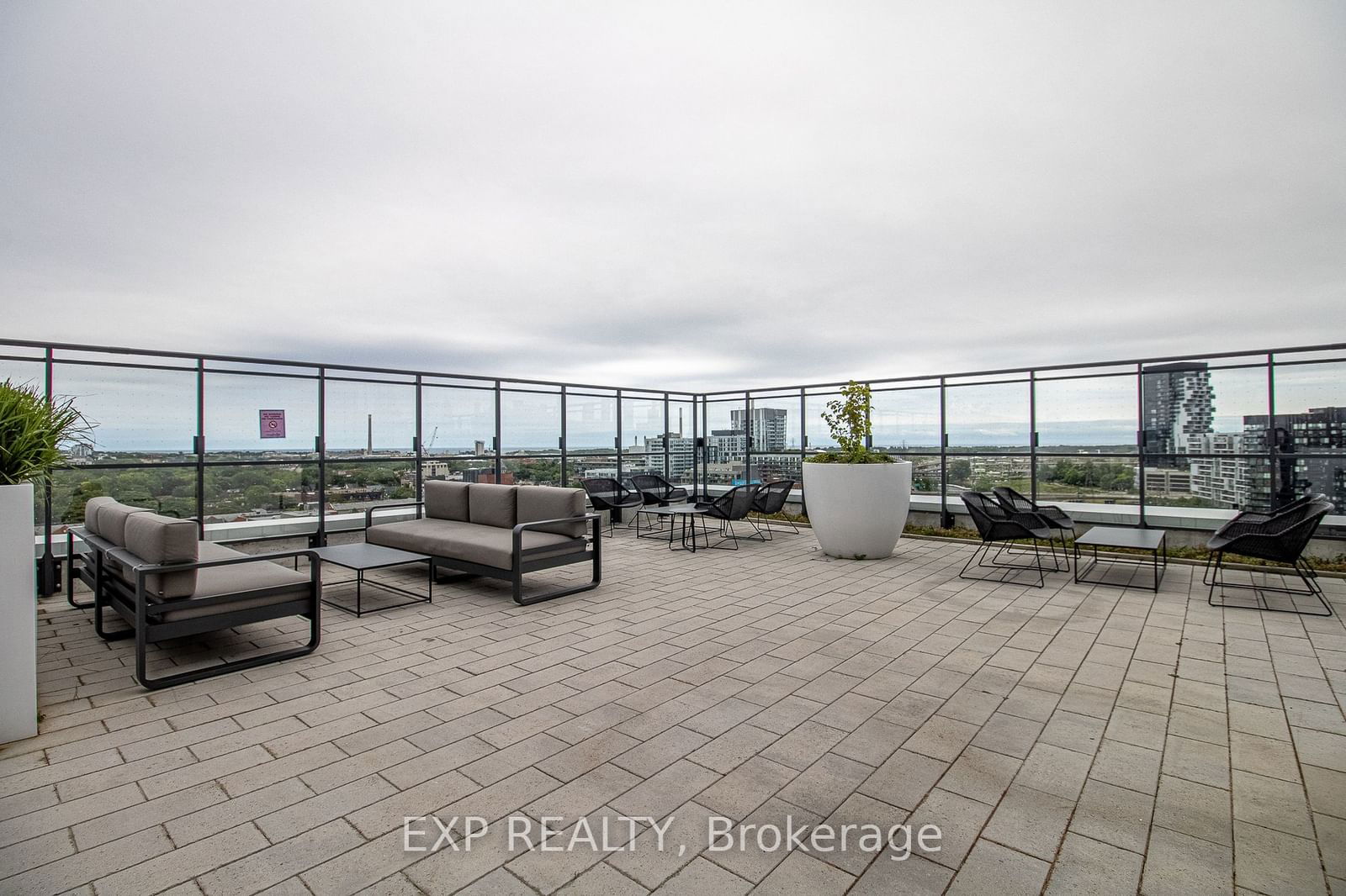 5 Defries St, unit 3211 for rent - image #36