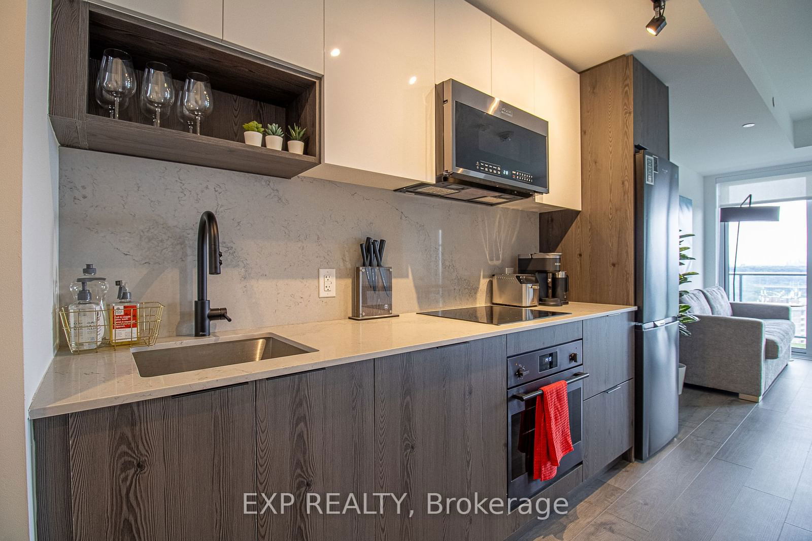 5 Defries St, unit 3211 for rent - image #4