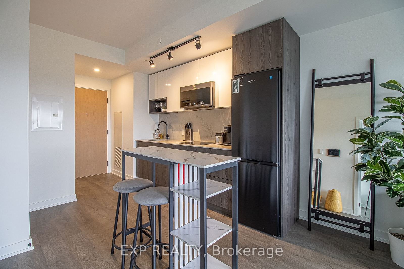 5 Defries St, unit 3211 for rent - image #7