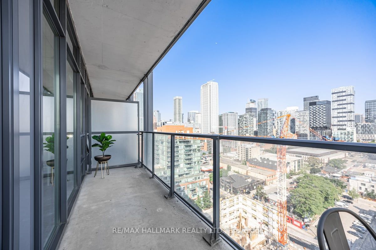 105 George St, unit 1704 for sale