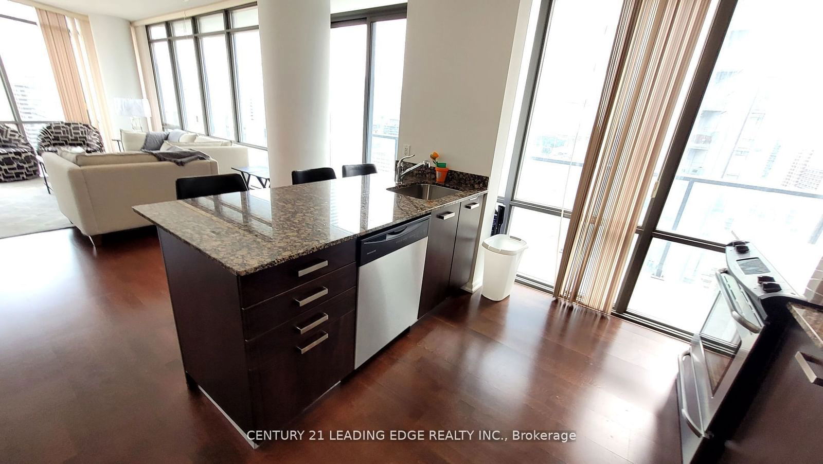 832 Bay St, unit 2505 for rent - image #11