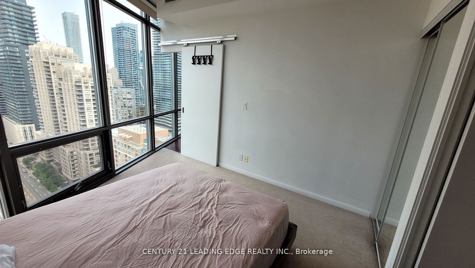 832 Bay St, unit 2505 for rent - image #17