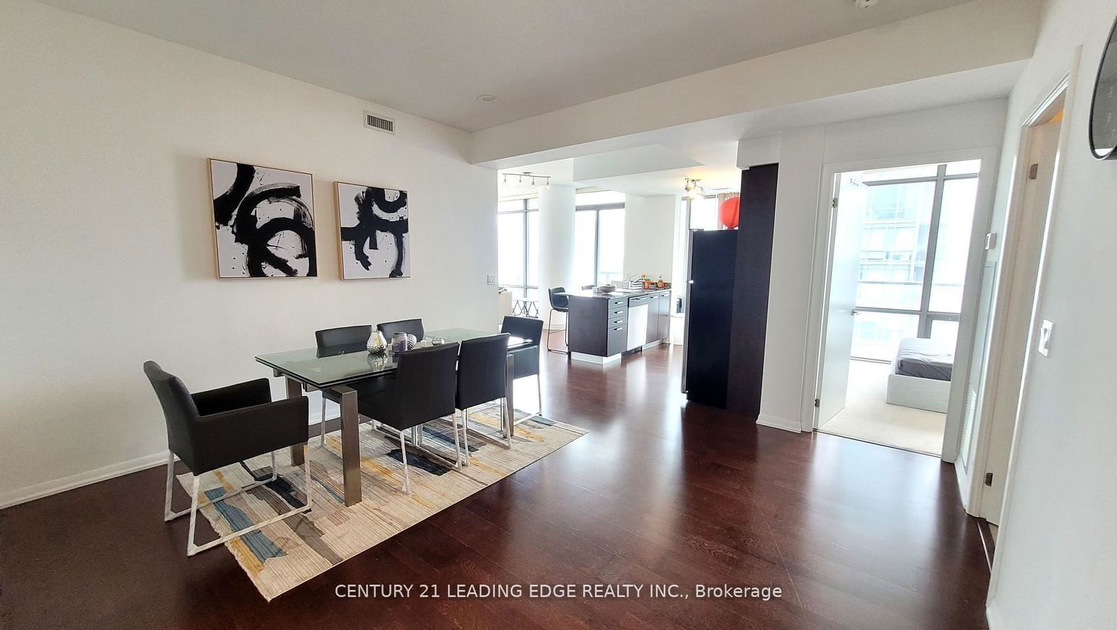 832 Bay St, unit 2505 for rent - image #5