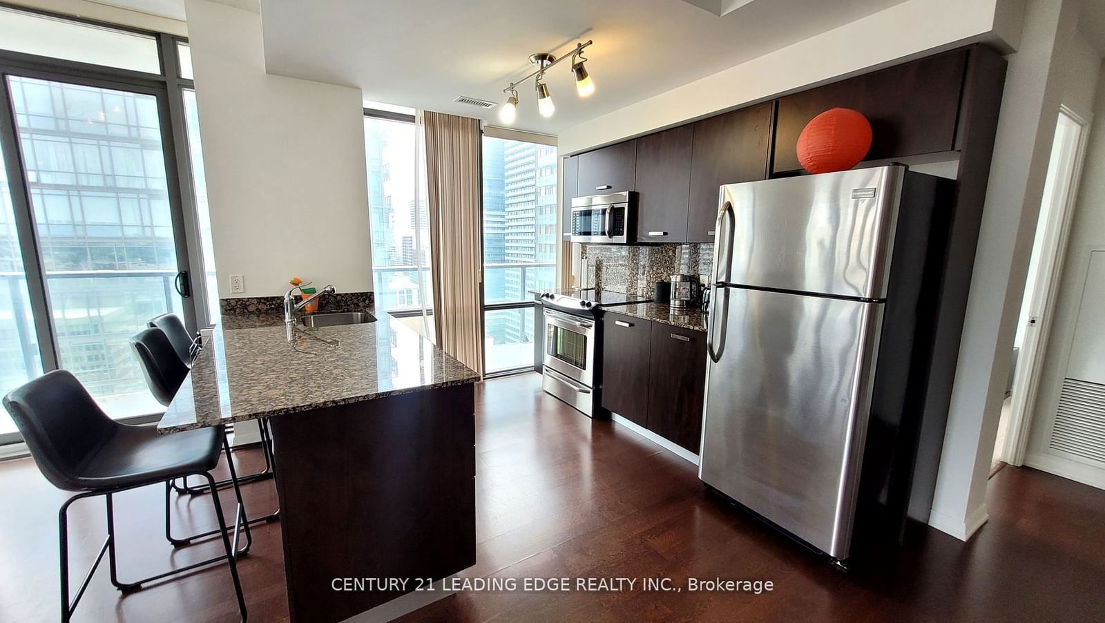 832 Bay St, unit 2505 for rent - image #9