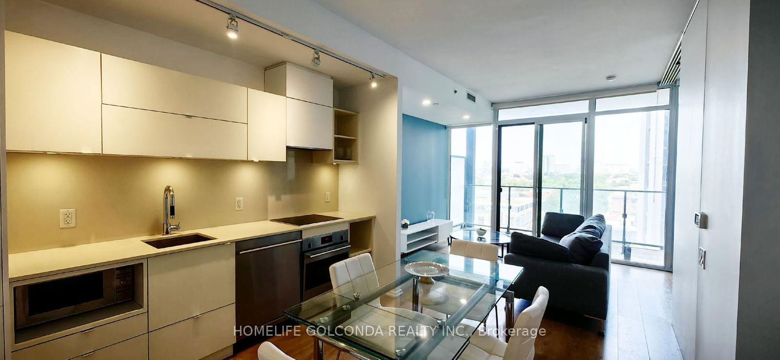 125 Peter St, unit 806 for rent - image #3