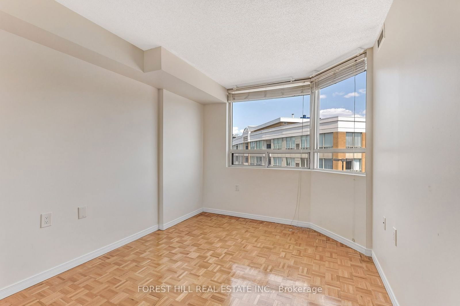 555 Wilson Heights Blvd, unit 203 for rent - image #18