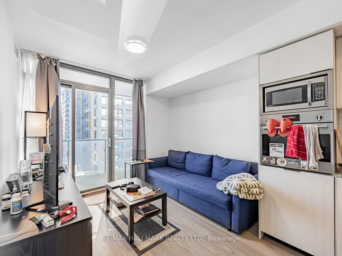 11 Wellesley St W, unit 3909 for sale