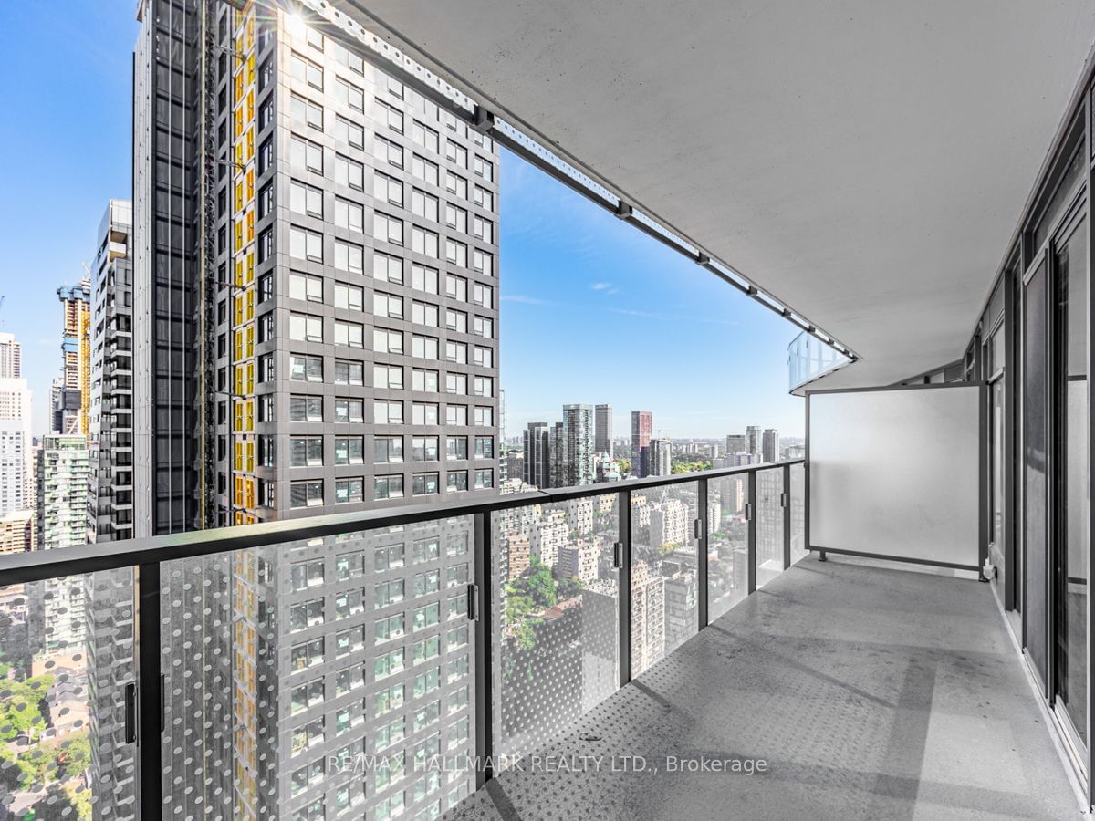 11 Wellesley St W, unit 3909 for sale