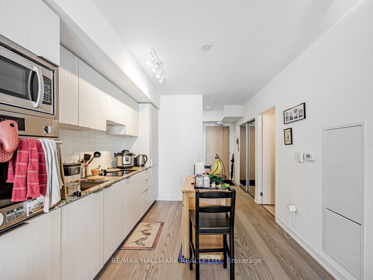 11 Wellesley St W, unit 3909 for sale - image #7