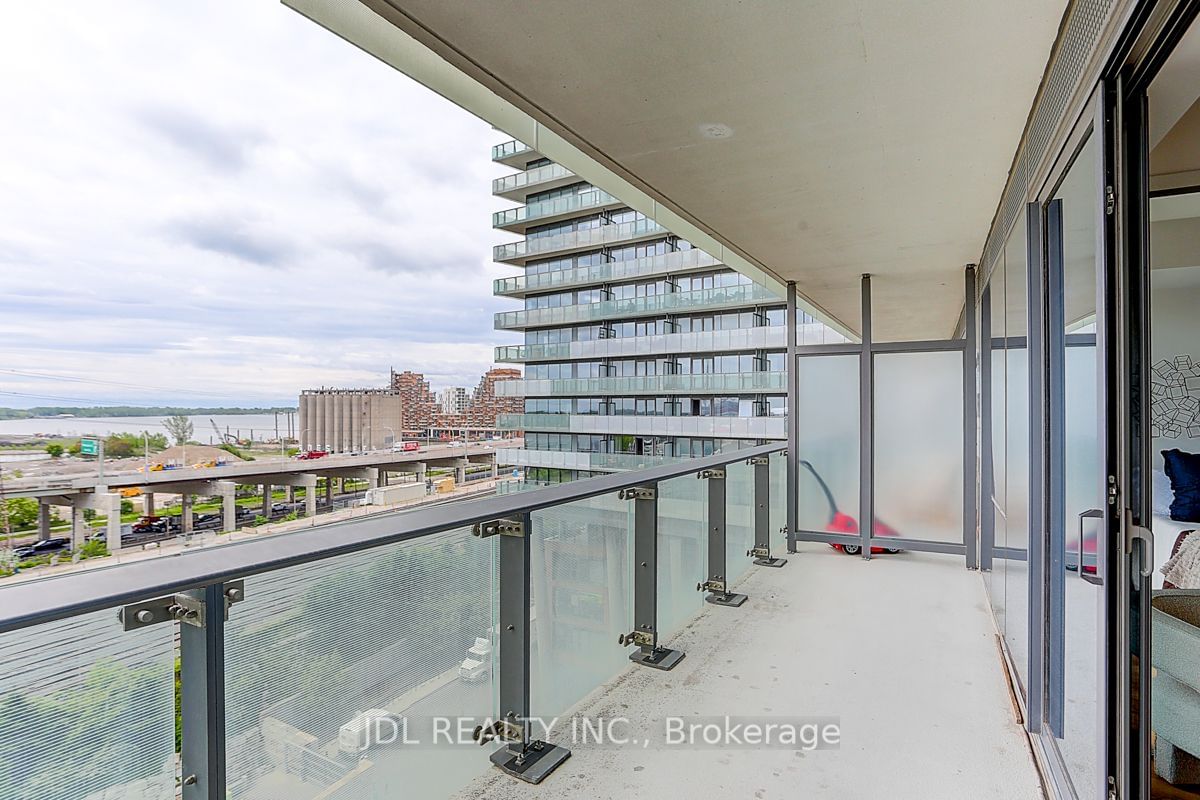 390 cherry St, unit 809 for sale - image #22