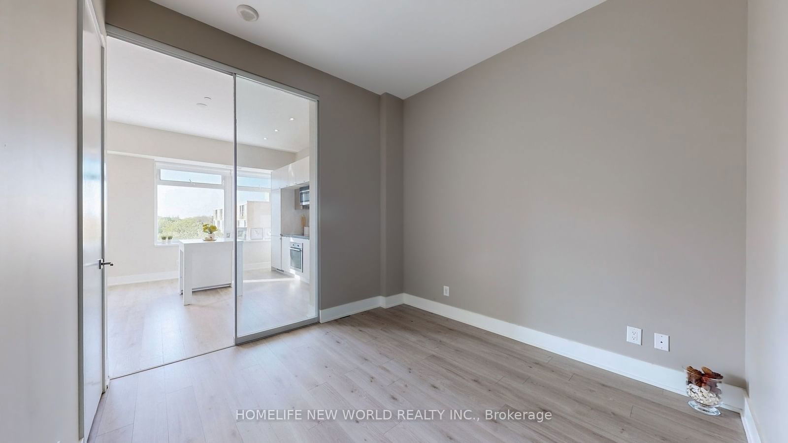 111 St Clair Ave W, unit 622 for rent - image #8