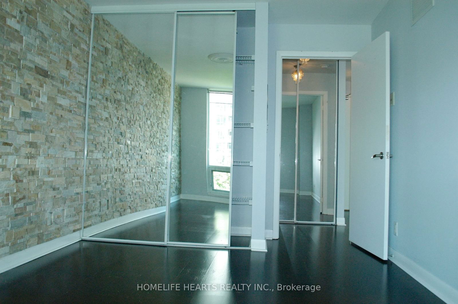 600 Fleet St, unit 723 for rent - image #25