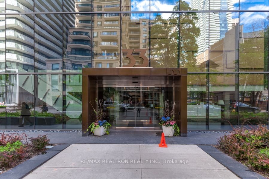 33 Charles St E, unit 2310 for sale - image #2