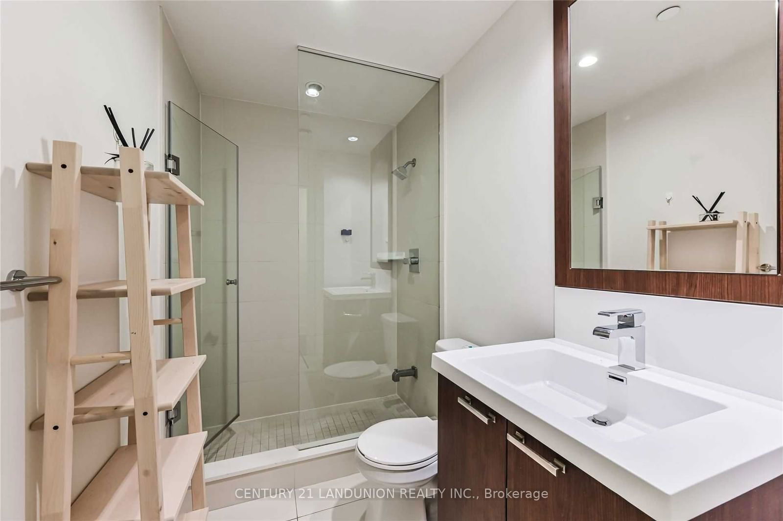 120 Harrison Garden Blvd, unit 1009 for rent - image #7