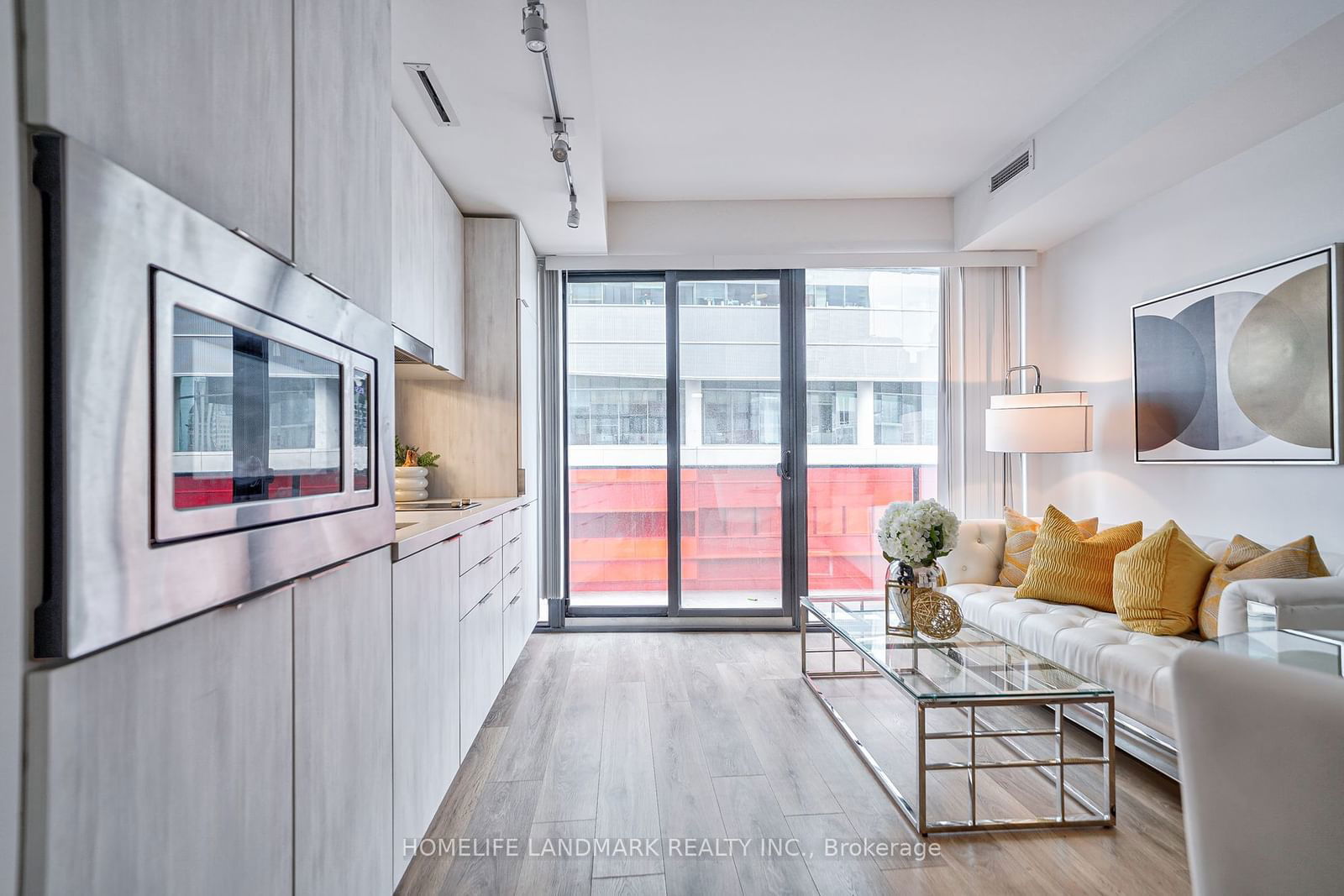 215 Queen St W, unit 1106 for sale