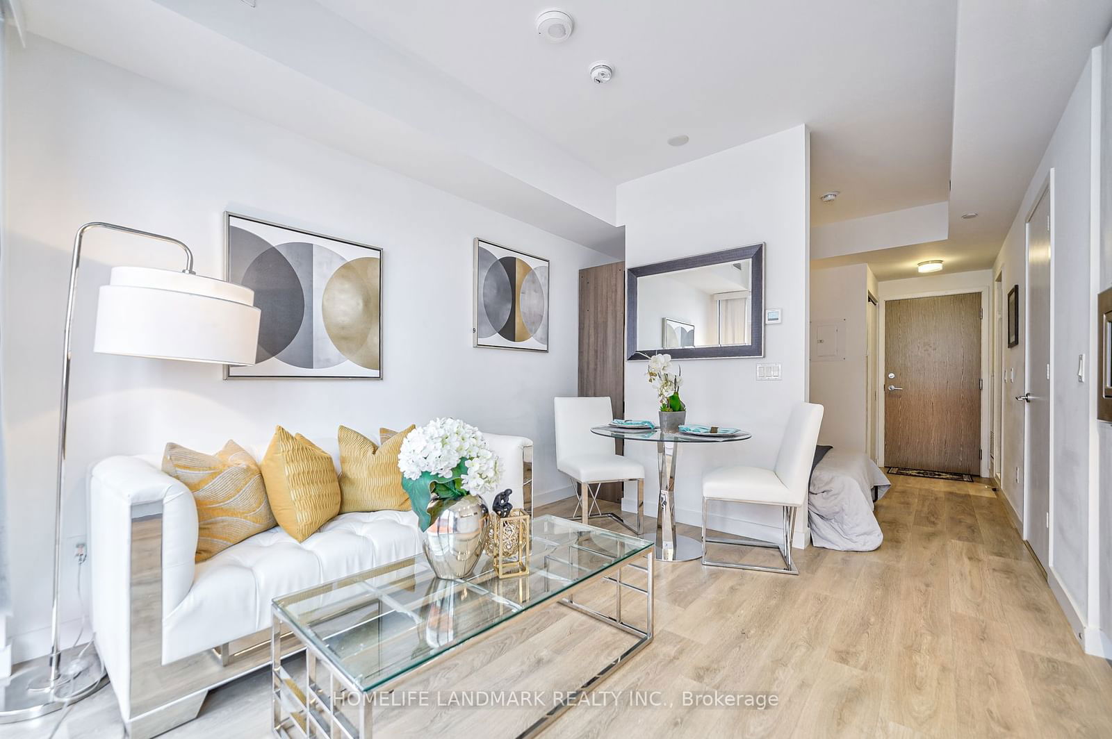 215 Queen St W, unit 1106 for sale