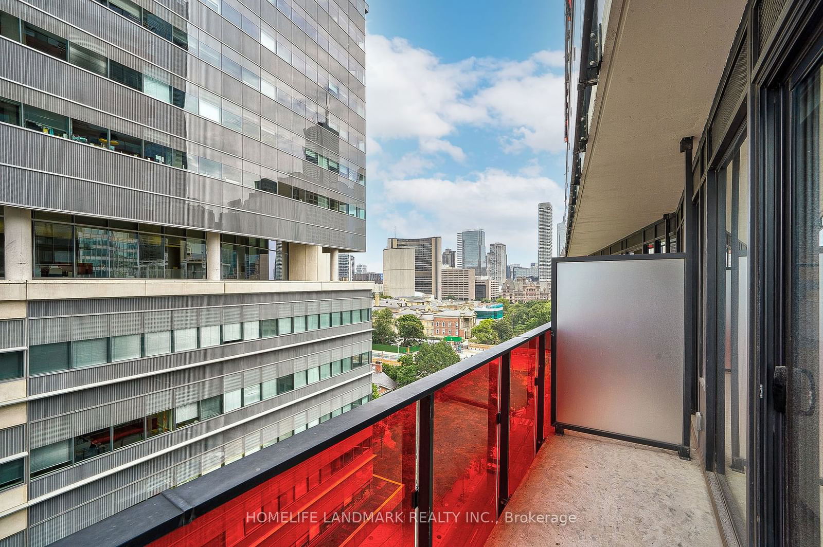 215 Queen St W, unit 1106 for sale