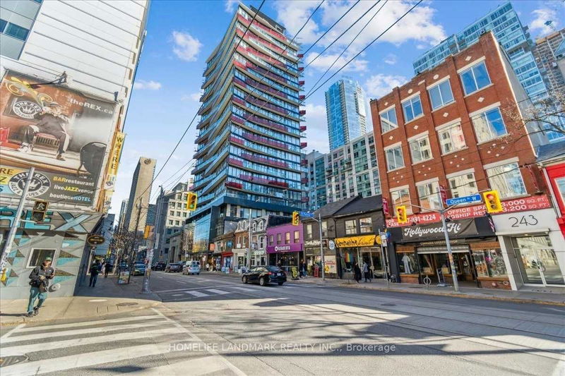 215 Queen St W, unit 702 for sale - image #1