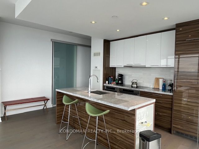 488 University Ave, unit 4210 for rent - image #3