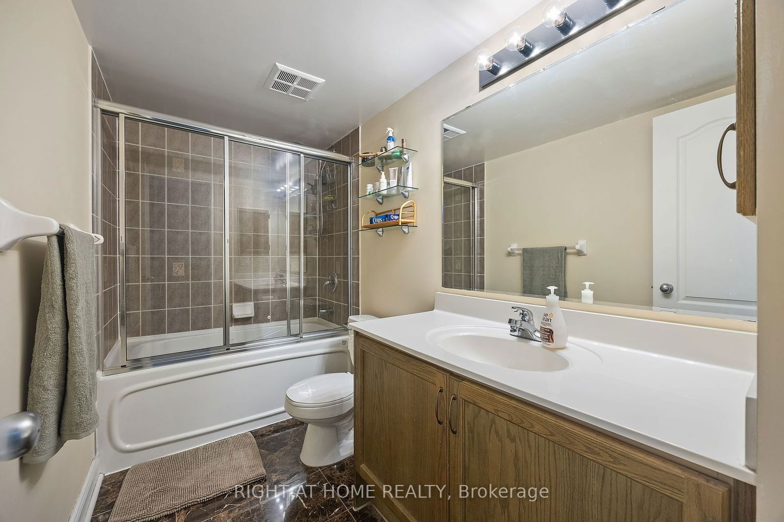 8 Rean Dr, unit TH15 for sale - image #20