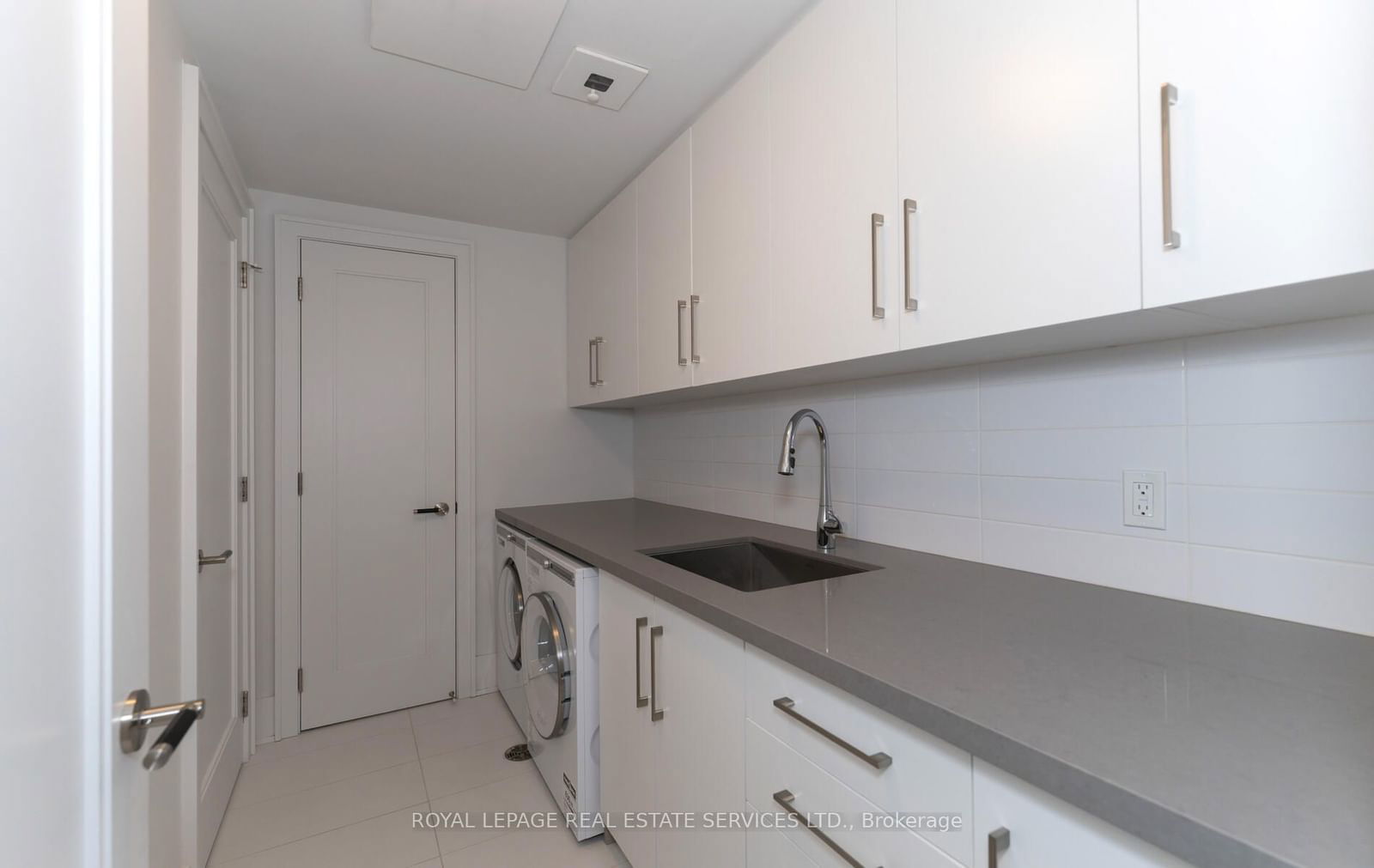 36 Birch Ave, unit 102 for rent - image #39