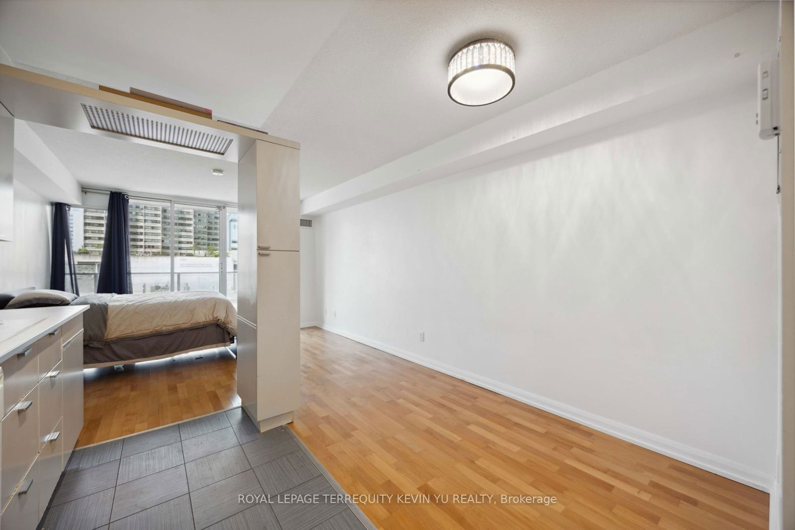 111 Elizabeth St, unit 729 for sale