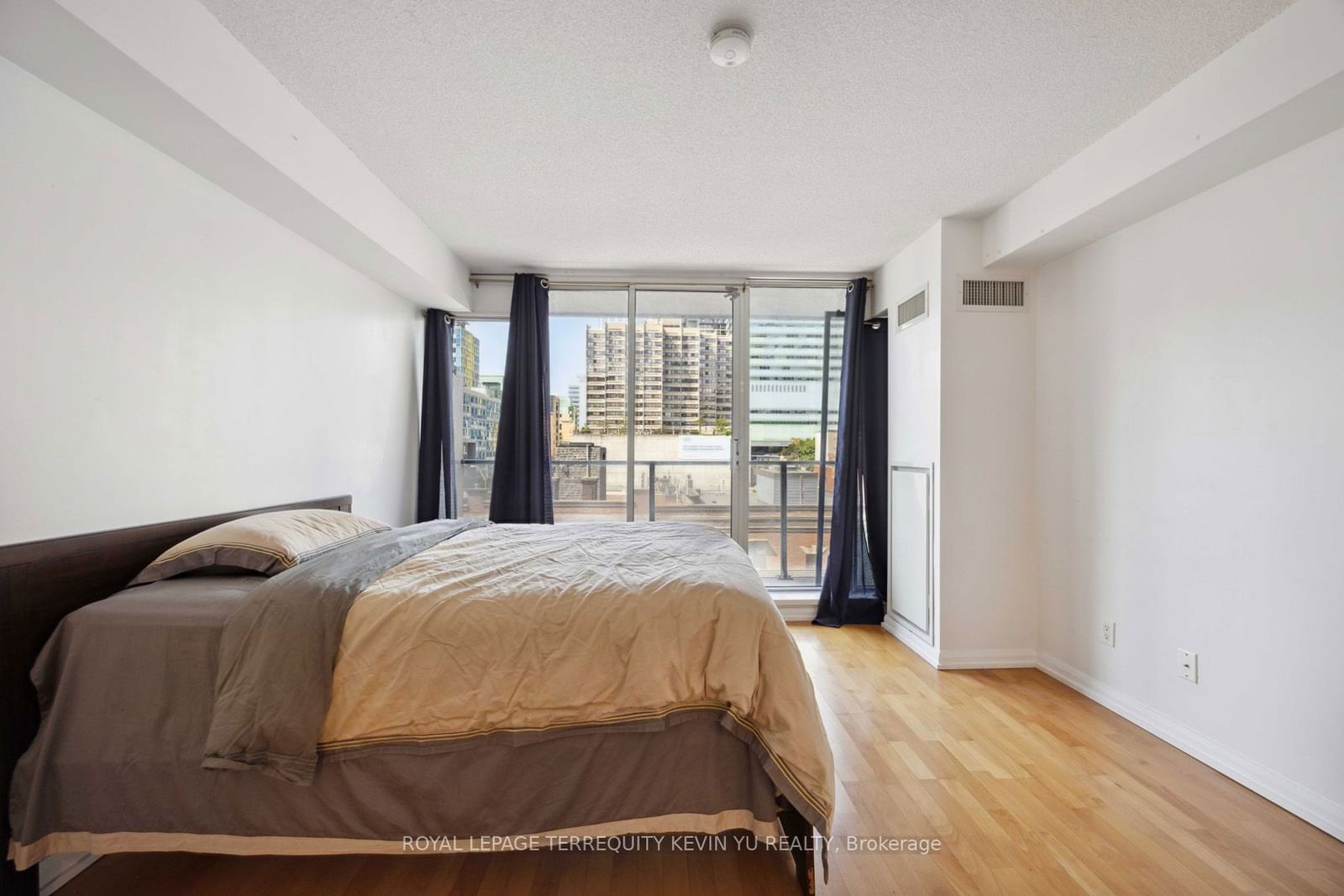 111 Elizabeth St, unit 729 for sale