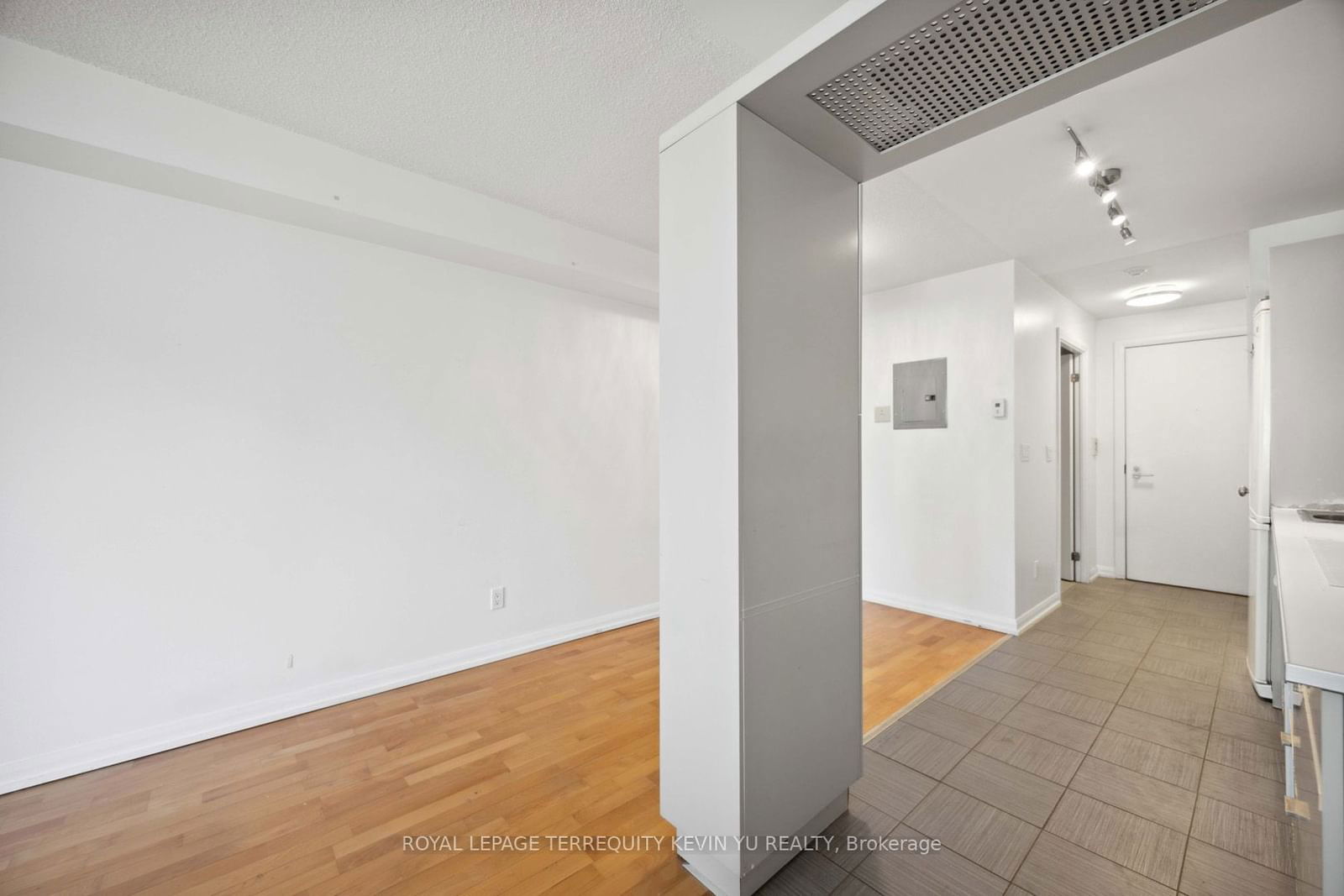 111 Elizabeth St, unit 729 for sale