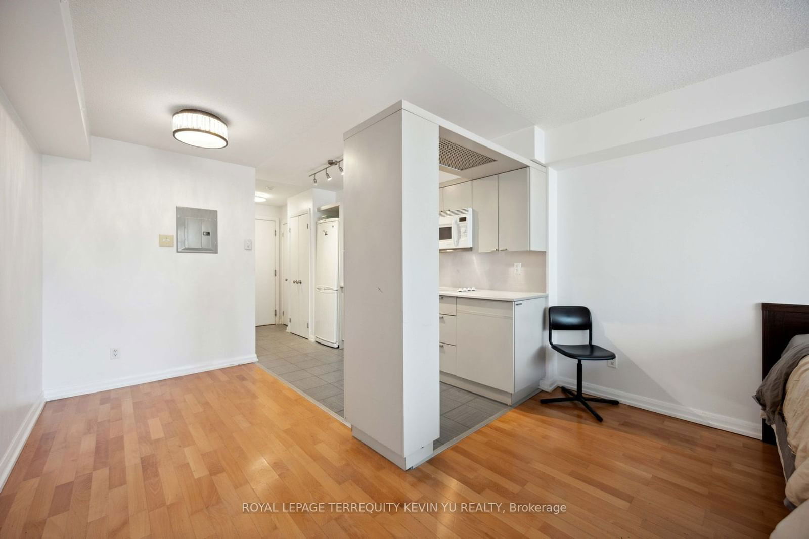 111 Elizabeth St, unit 729 for sale