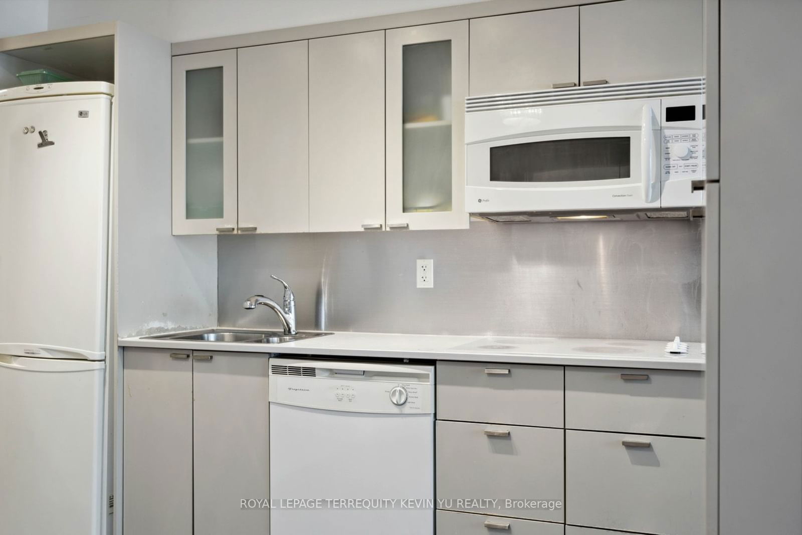 111 Elizabeth St, unit 729 for sale - image #8