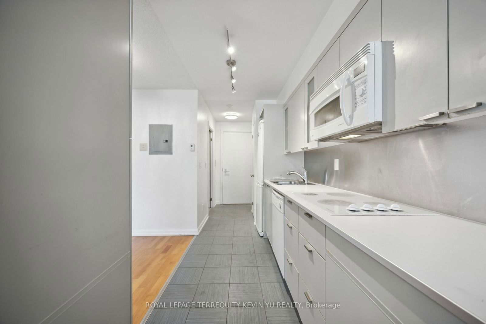 111 Elizabeth St, unit 729 for sale