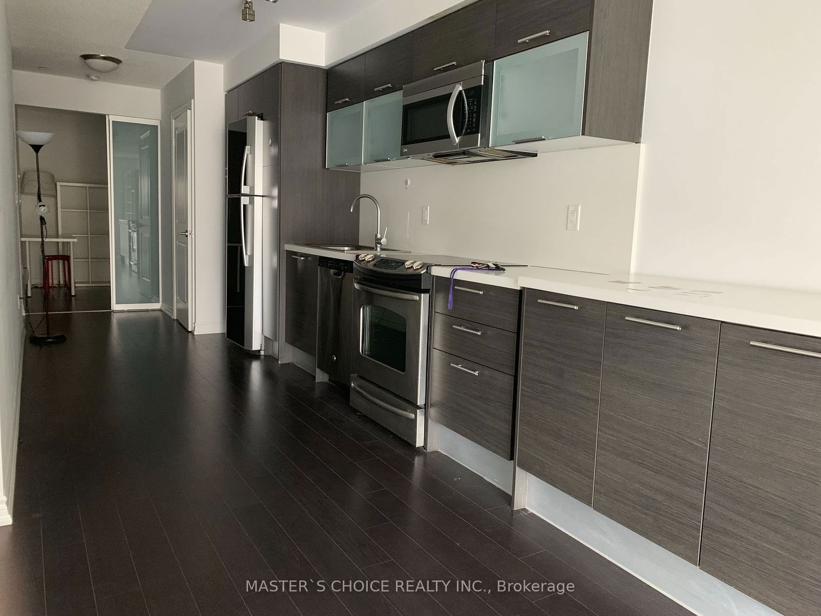 386 Yonge St, unit 901 for rent - image #2