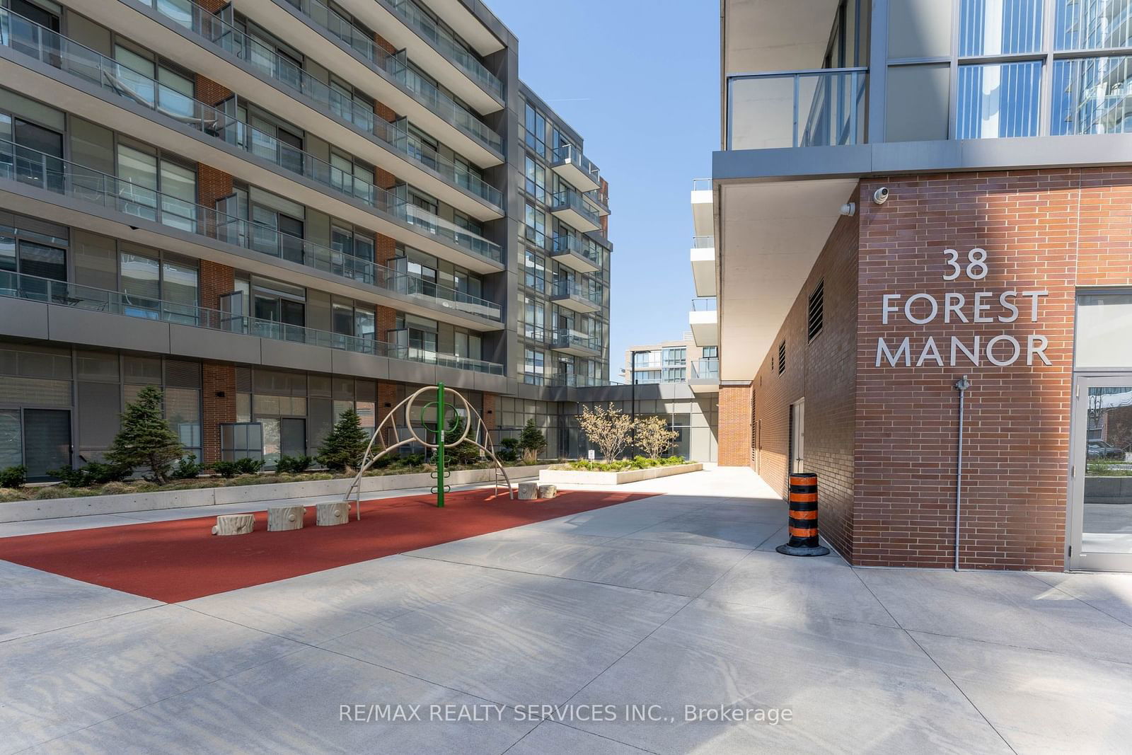 38 Forest Manor Rd, unit 213 for sale