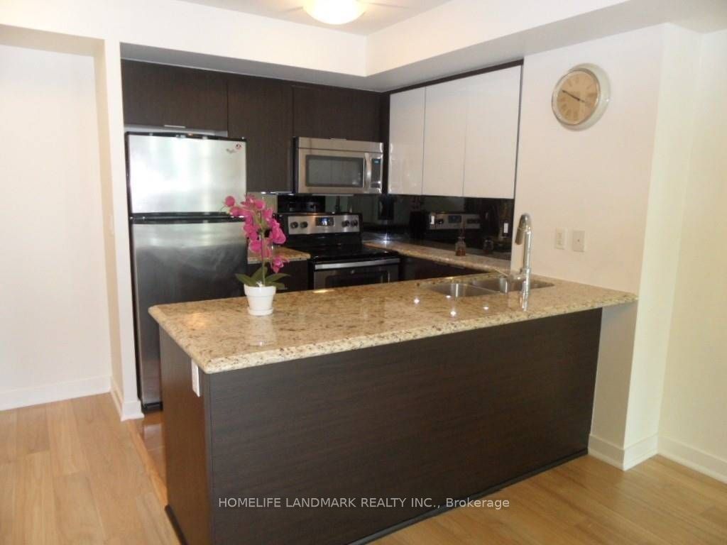 5740 Yonge St, unit 907 for sale - image #3