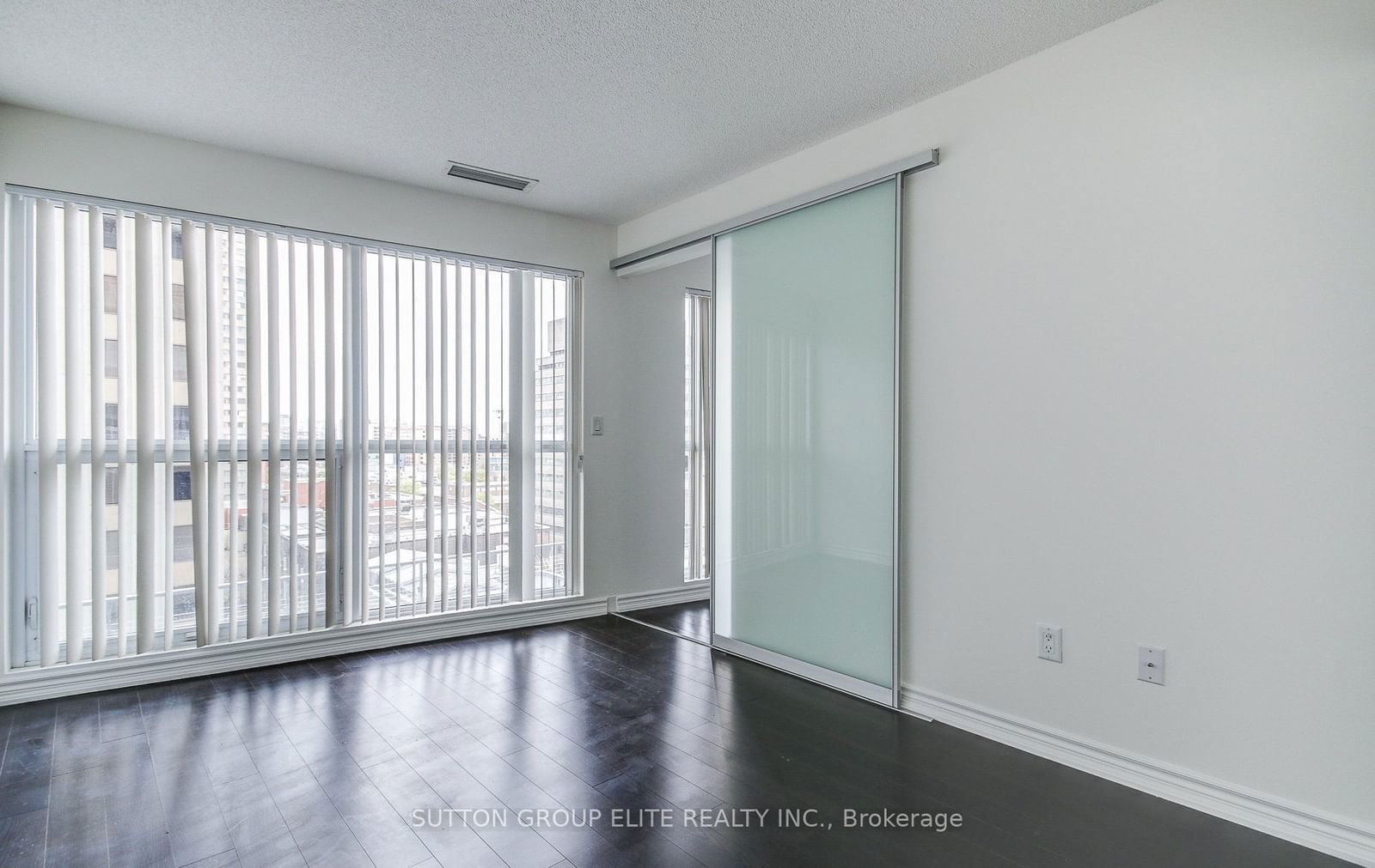 386 Yonge St, unit 604 for rent - image #18