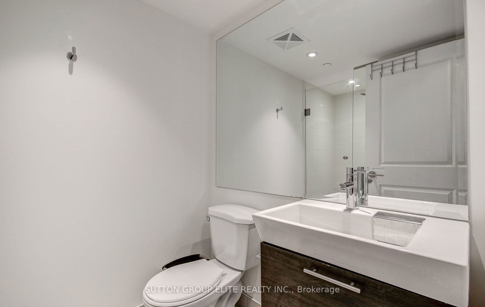 386 Yonge St, unit 604 for rent - image #22