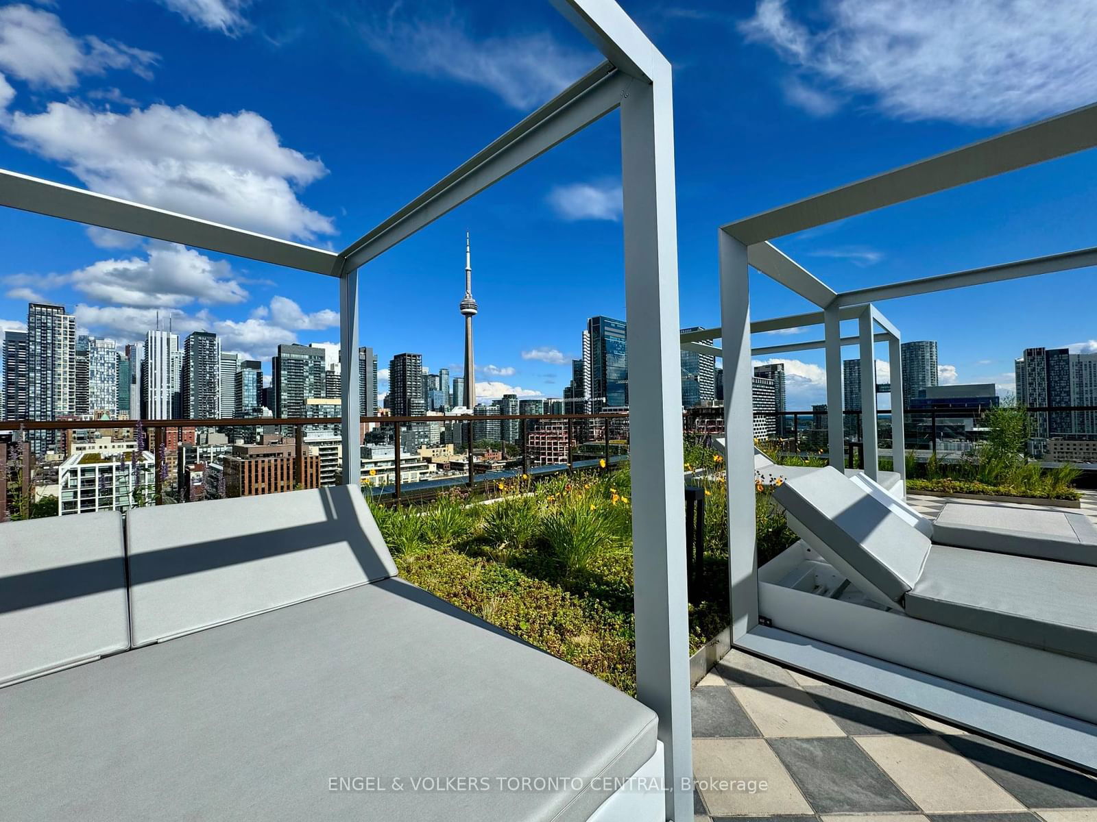 123 Portland St, unit 903 for sale - image #4