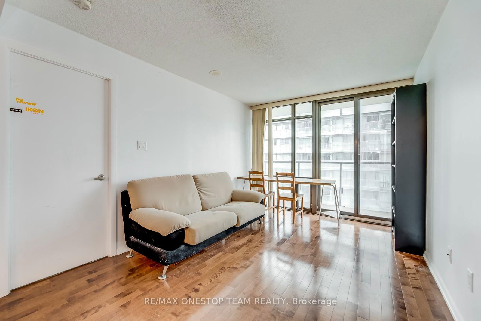 38 Grenville St, unit 1709 for rent