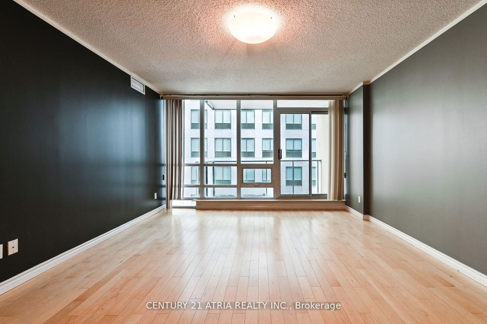 263 wellington St W, unit 704 for rent - image #3