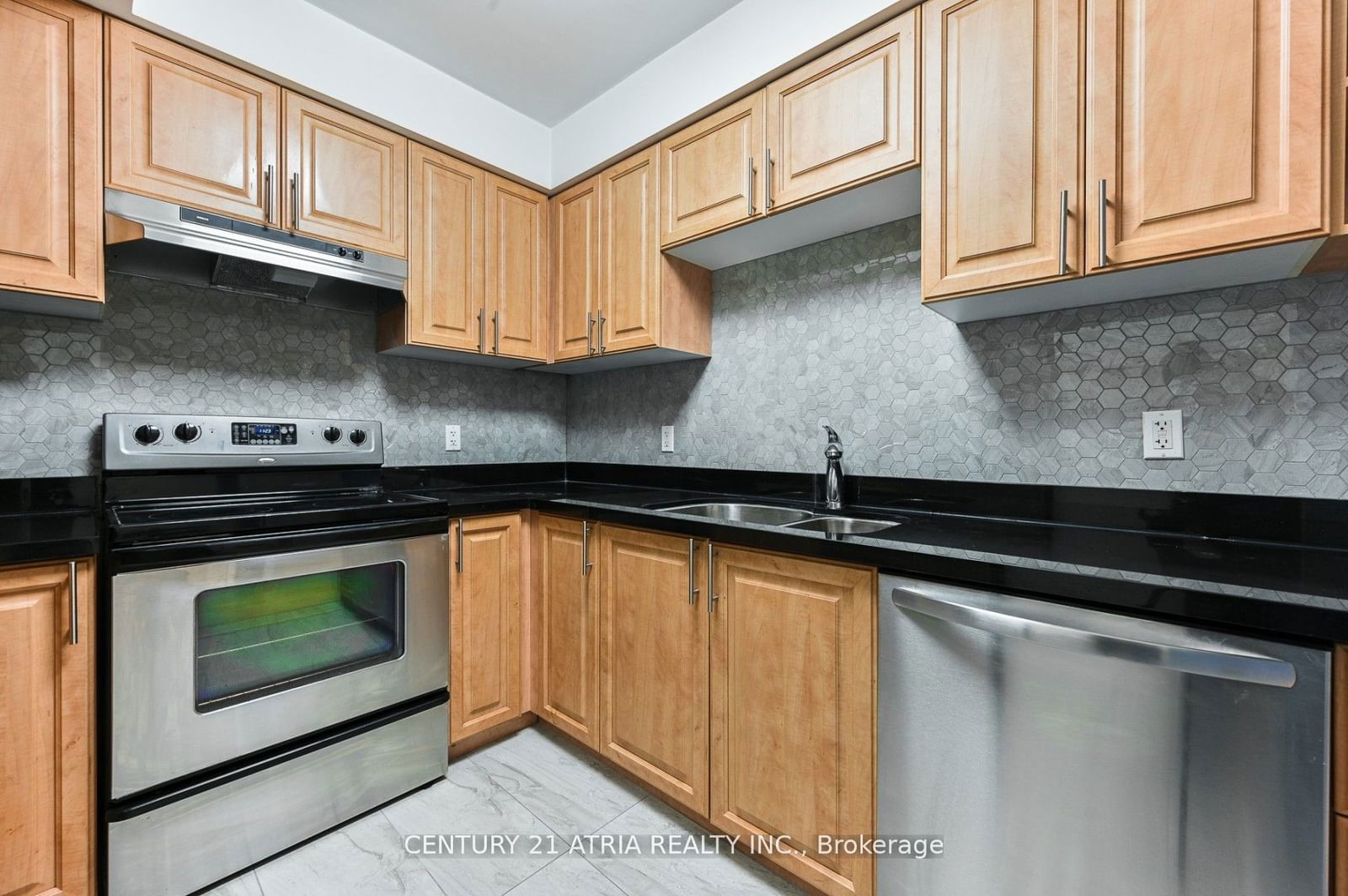 263 wellington St W, unit 704 for rent - image #6